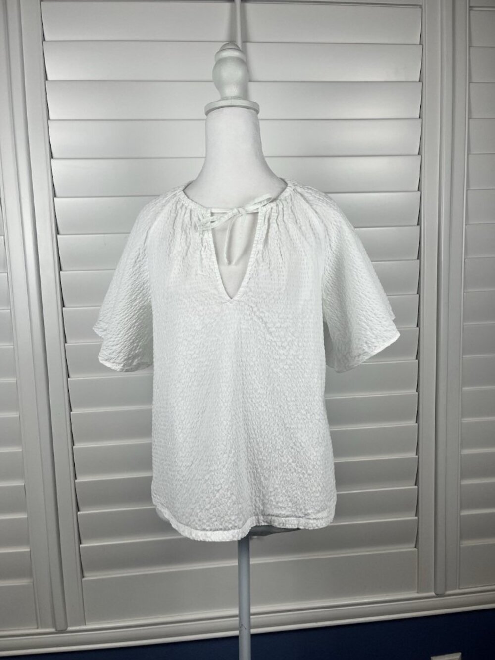 A New Day Women’s Medium White Textured Flutter Sleeve Blouse Relaxed Fit